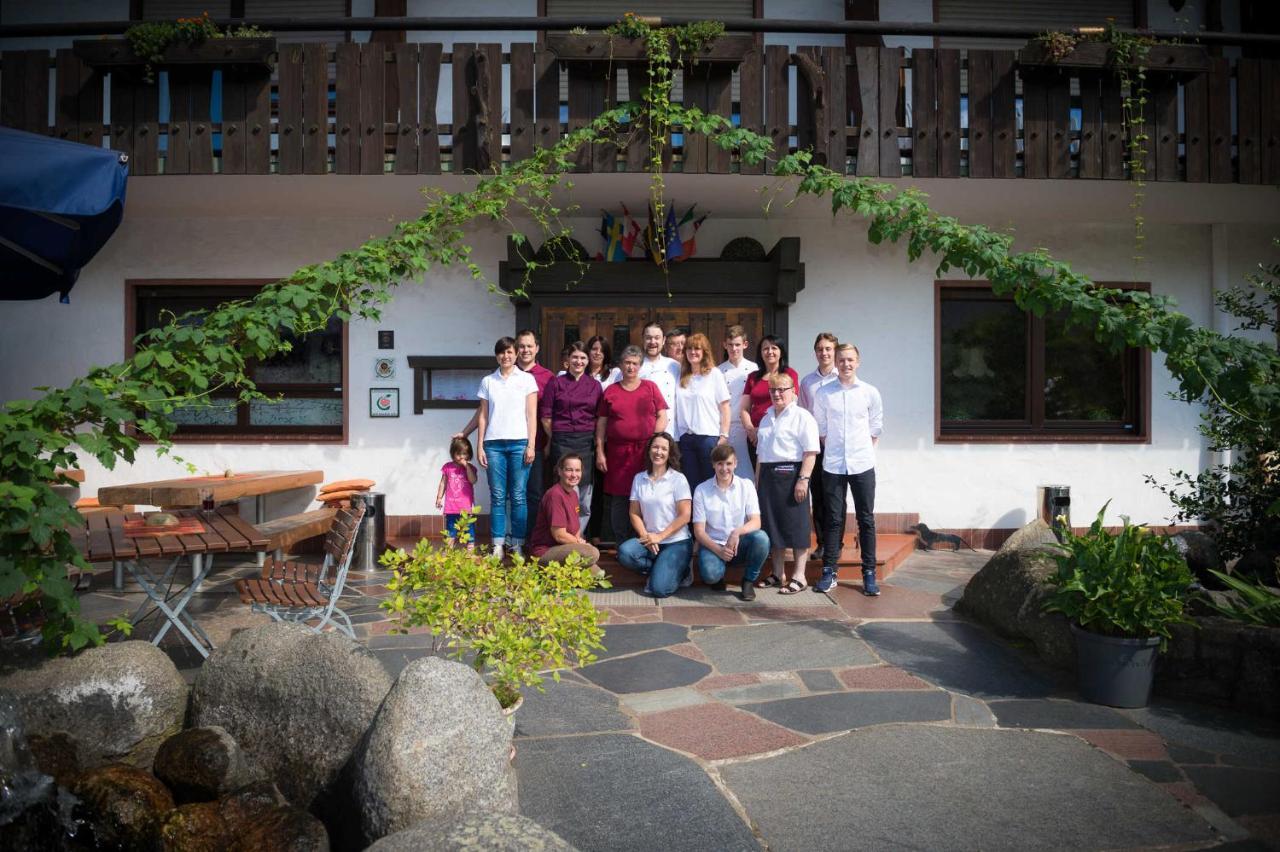 Landgasthof Brunnenwirt Zum Meenzer Fischbachtal ภายนอก รูปภาพ