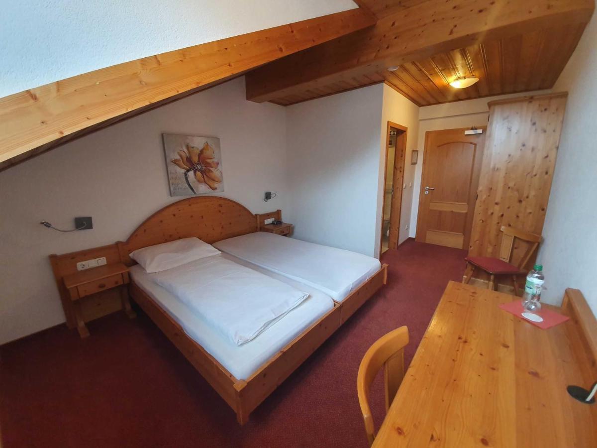 Landgasthof Brunnenwirt Zum Meenzer Fischbachtal ภายนอก รูปภาพ
